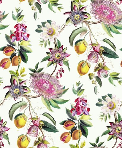 Bright floral wallpaper with tropical-inspired detailing for a fresh and vibrant interior